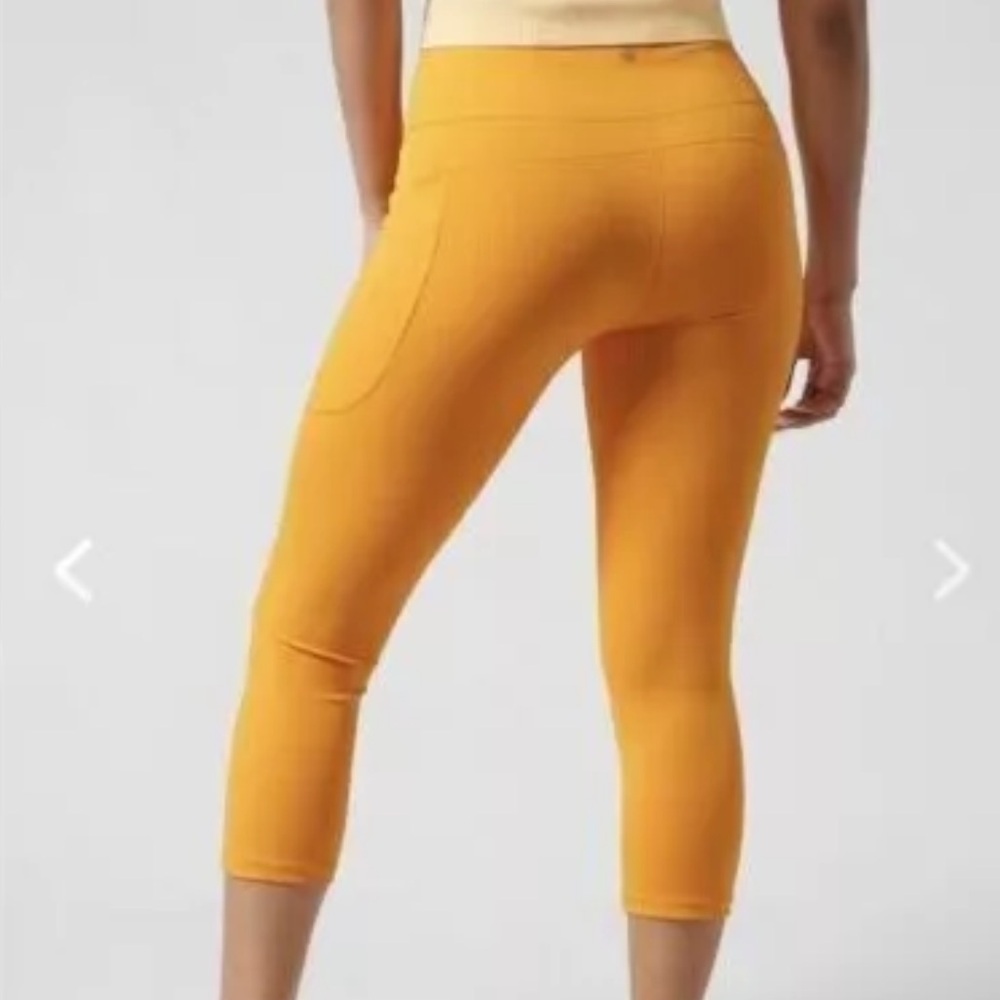 NWT ATHLETA Ultimate Stash II Capri Legging Radiant Sunshine Size Medium - Picture 3 of 13